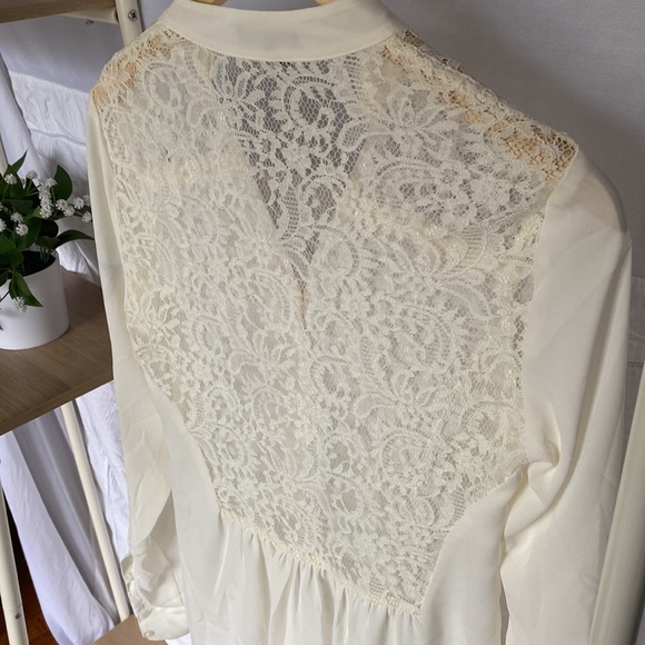 Express Blouse - Picture 5 of 5